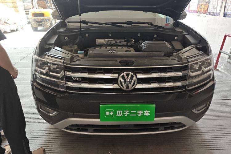 Used Volkswagen Teramont 2020 530 V6 Four-Wheel Drive Luxury Version China VI Standard Engine Bay