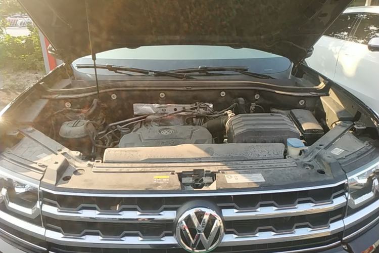 Used Volkswagen Teramont 2020 330TSI Two-Wheel-Drive Luxury Edition China VI Standard Engine Bay