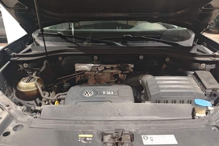 Used Volkswagen Teramont 2020 380TSI Four-Wheel Drive Luxury Version China VI Standard Engine Bay