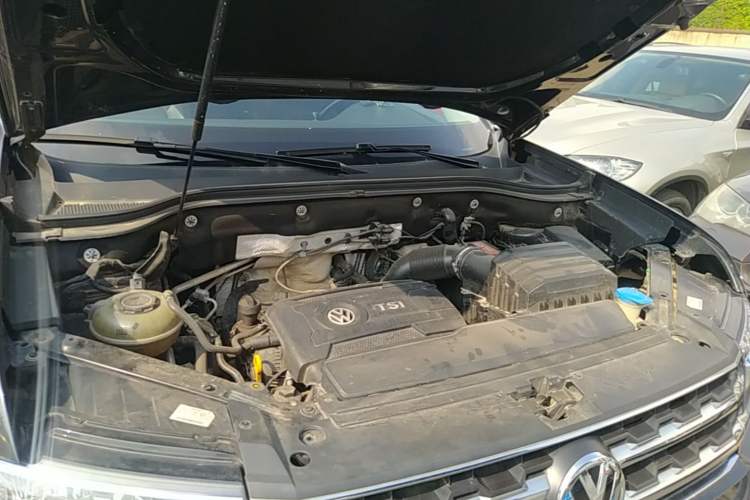Used Volkswagen Teramont 2020 380TSI Four-Wheel Drive Luxury Version China VI Standard Engine Bay