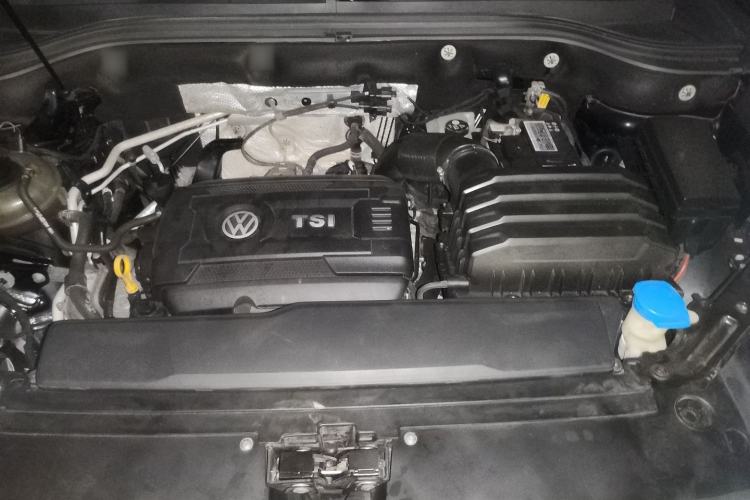 Used Volkswagen Teramont 2020 380TSI Four-Wheel Drive Luxury Version China VI Standard Engine Bay