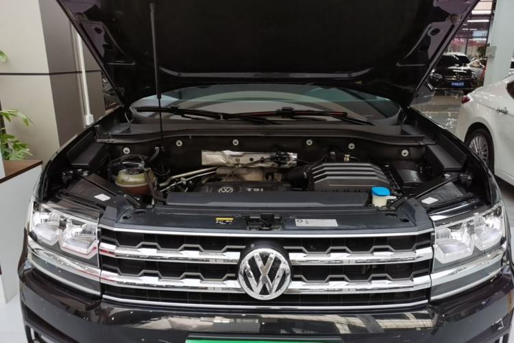 Used Volkswagen Teramont 2020 380TSI Four-Wheel Drive Luxury Version China VI Standard Engine Bay