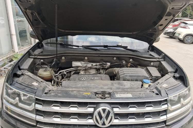 Used Volkswagen Teramont 2020 380TSI Four-Wheel Drive Luxury Version China VI Standard Engine Bay