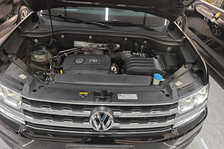 Used Volkswagen Teramont 2020 380TSI Four-Wheel Drive Luxury Version China VI Standard Engine Bay
