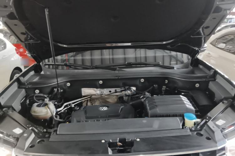 Used Volkswagen Teramont 2020 330TSI Two-Wheel-Drive Luxury Edition China VI Standard Engine Bay