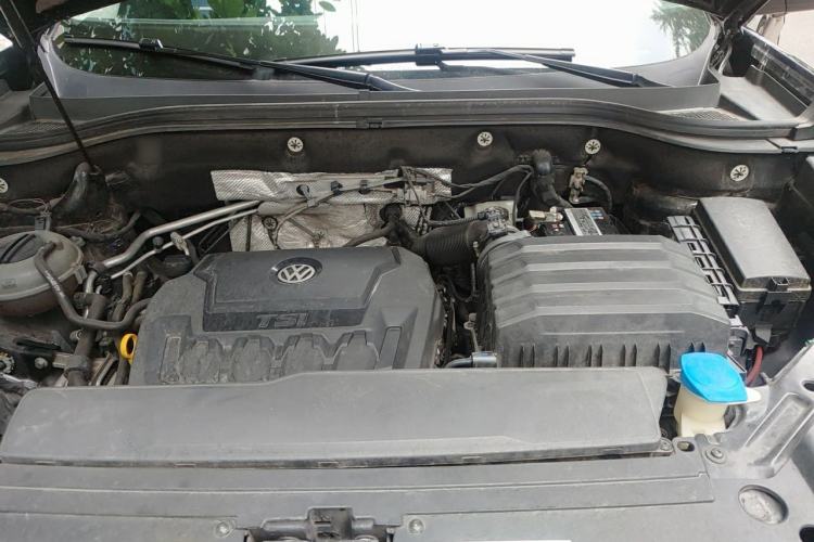 Used Volkswagen Teramont 2020 330TSI Two-Wheel-Drive Luxury Edition China VI Standard Engine Bay
