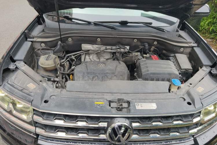 Used Volkswagen Teramont 2020 330TSI Two-Wheel-Drive Luxury Edition China VI Standard Engine Bay