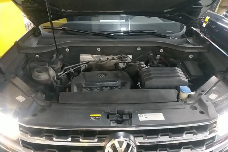 Used Volkswagen Teramont 2020 Revised Version 330TSI Two-Wheel Drive Luxury Edition Engine Bay