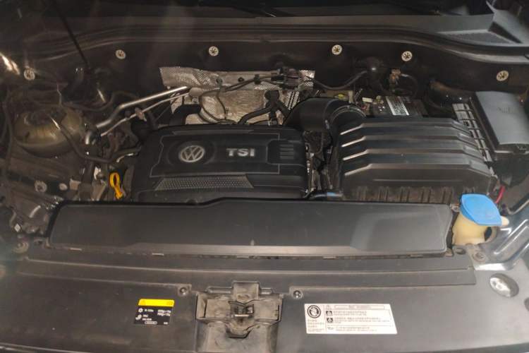 Used Volkswagen Teramont 2020 Revised Version 380TSI Four-Wheel Drive Luxury Edition Engine Bay