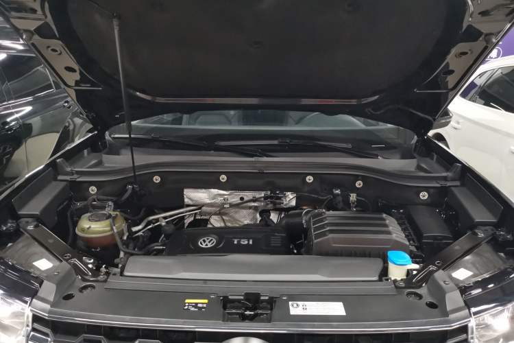 Used Volkswagen Teramont 2020 Revised Version 380TSI Four-Wheel Drive Luxury Edition Engine Bay