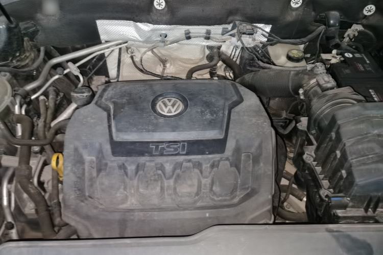 Used Volkswagen Teramont 2020 330TSI Two-Wheel-Drive Luxury Edition China VI Standard Engine Bay