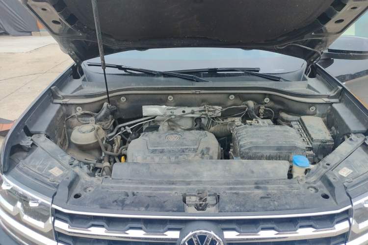 Used Volkswagen Teramont 2020 330TSI Two-Wheel-Drive Luxury Edition China VI Standard Engine Bay