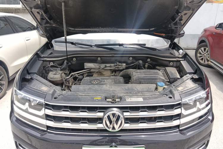 Used Volkswagen Teramont 2020 380TSI Four-Wheel Drive Luxury Version China VI Standard Engine Bay