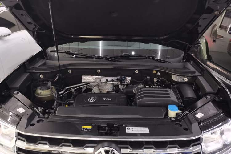 Used Volkswagen Teramont 2020 Revised Version 380TSI Four-Wheel Drive Luxury Edition Engine Bay