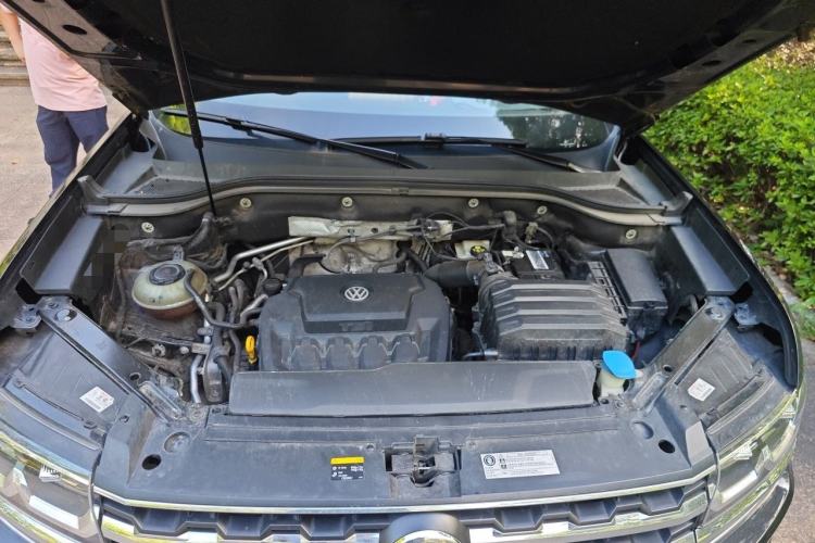 Used Volkswagen Teramont 2020 Revised Version 330TSI Two-Wheel Drive Luxury Edition Engine Bay