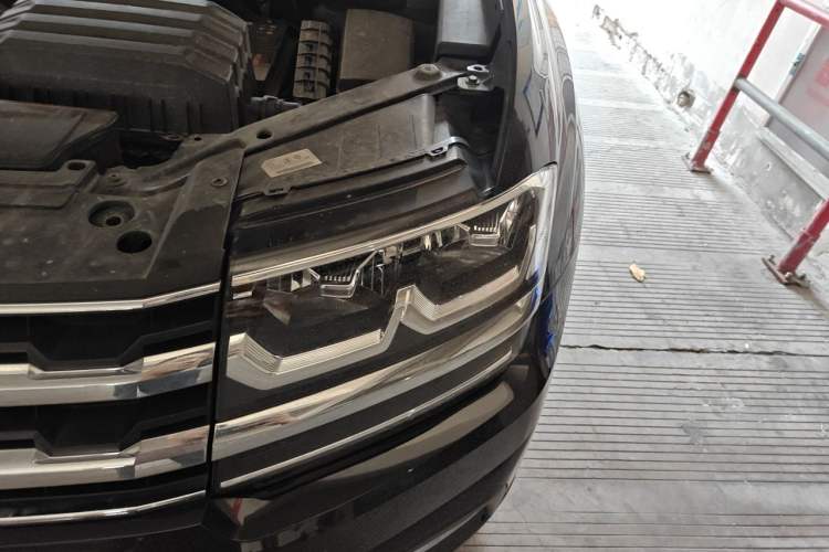 Used Volkswagen Teramont 2020 530 V6 Four-Wheel Drive Luxury Version China VI Standard Engine Bay Left