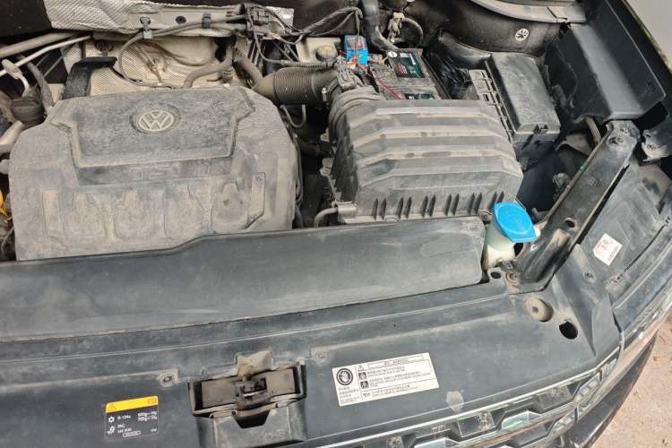 Used Volkswagen Teramont 2020 Revised Version 330TSI Two-Wheel Drive Luxury Edition Engine Bay Left
