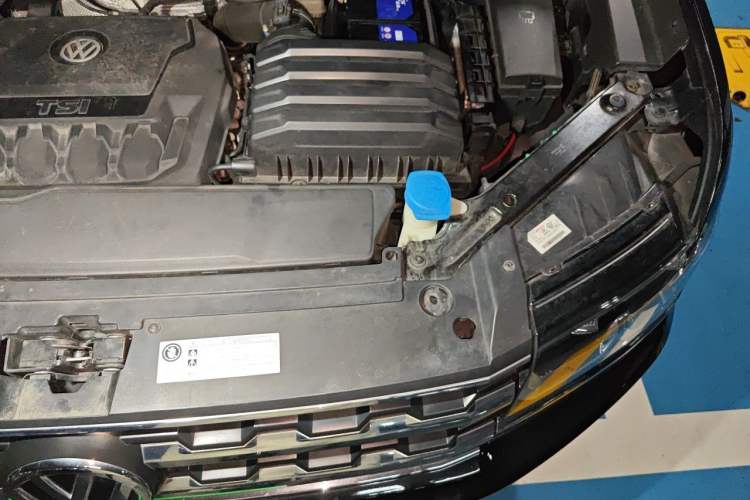 Used Volkswagen Teramont 2020 Revised Version 330TSI Two-Wheel Drive Comfort Edition Engine Bay Left