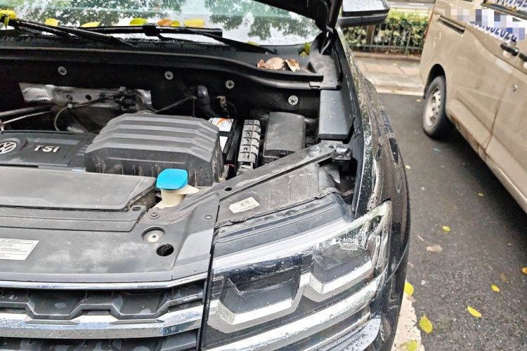 Used Volkswagen Teramont 2020 Revised Version 380TSI Four-Wheel Drive Luxury Edition Engine Bay Left