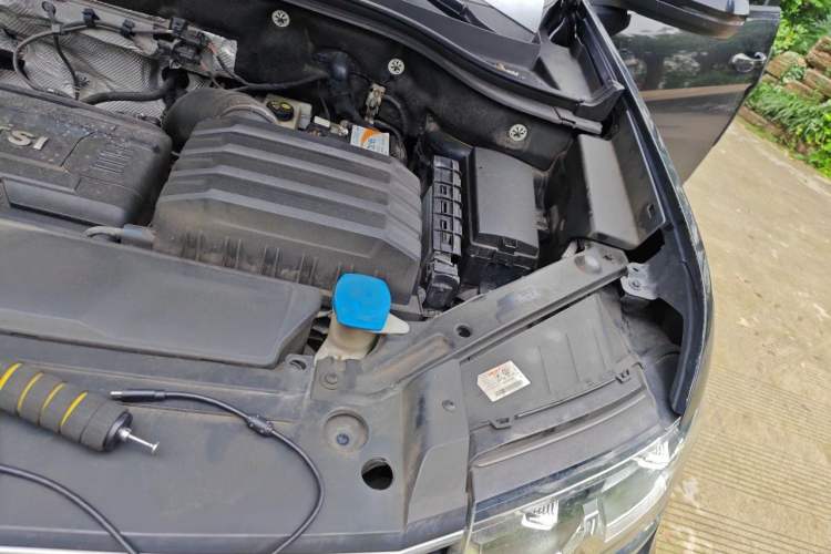 Used Volkswagen Teramont 2020 380TSI Four-Wheel Drive Comfort Edition China VI Standard Engine Bay Left
