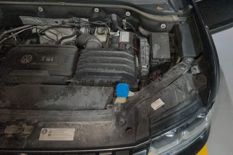 Used Volkswagen Teramont 2020 Revised Version 380TSI Four-Wheel Drive Luxury Edition Engine Bay Left