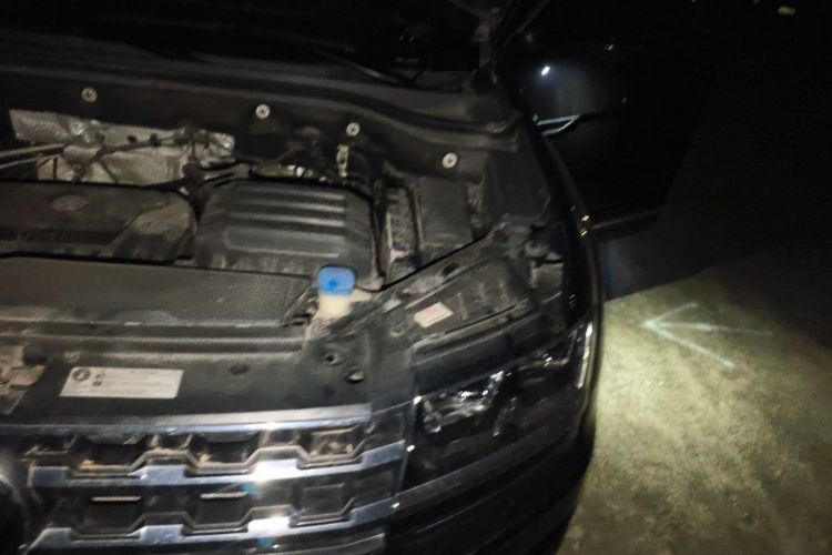 Used Volkswagen Teramont 2020 330TSI Two-Wheel-Drive Luxury Edition China VI Standard Engine Bay Left