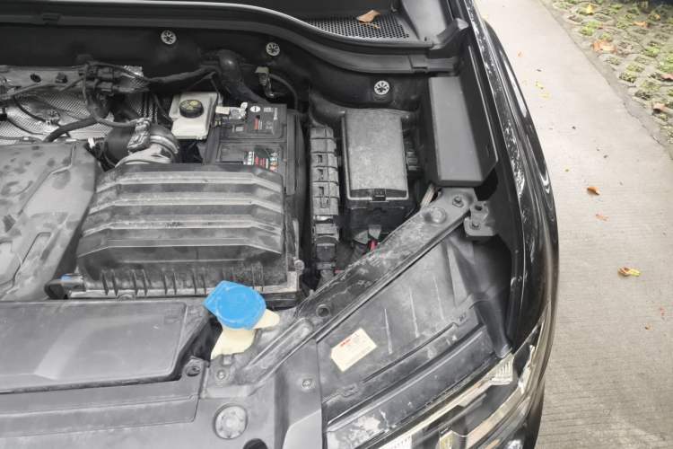 Used Volkswagen Teramont 2020 Revised Version 330TSI Two-Wheel Drive Luxury Edition Engine Bay Left