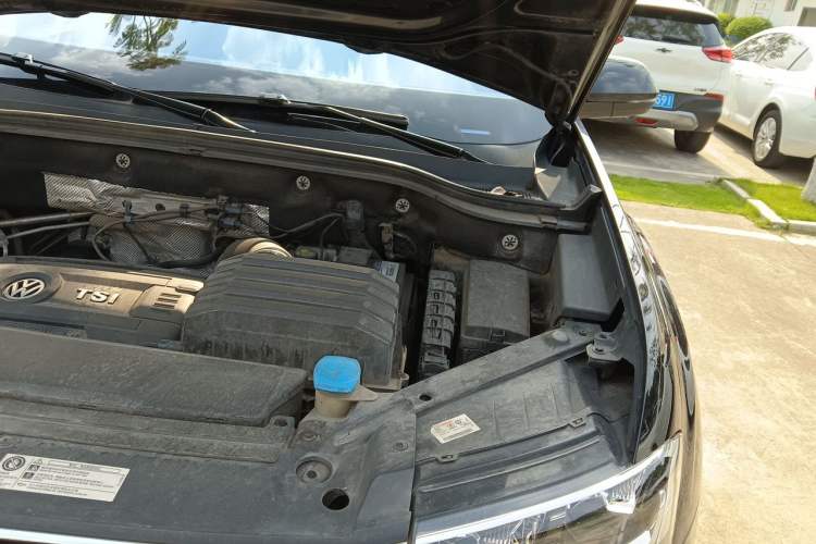 Used Volkswagen Teramont 2020 Revised Version 380TSI Four-Wheel Drive Comfort Edition Engine Bay Left