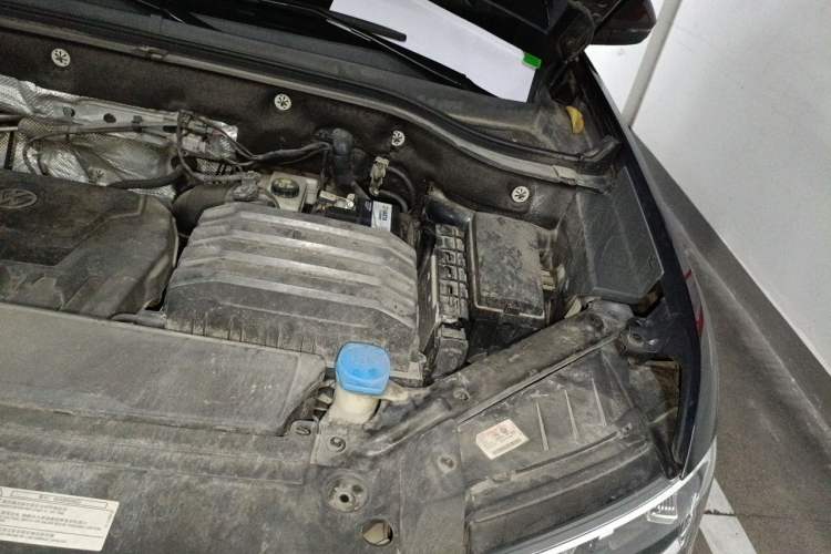Used Volkswagen Teramont 2020 330TSI Two-Wheel-Drive Luxury Edition China VI Standard Engine Bay Left