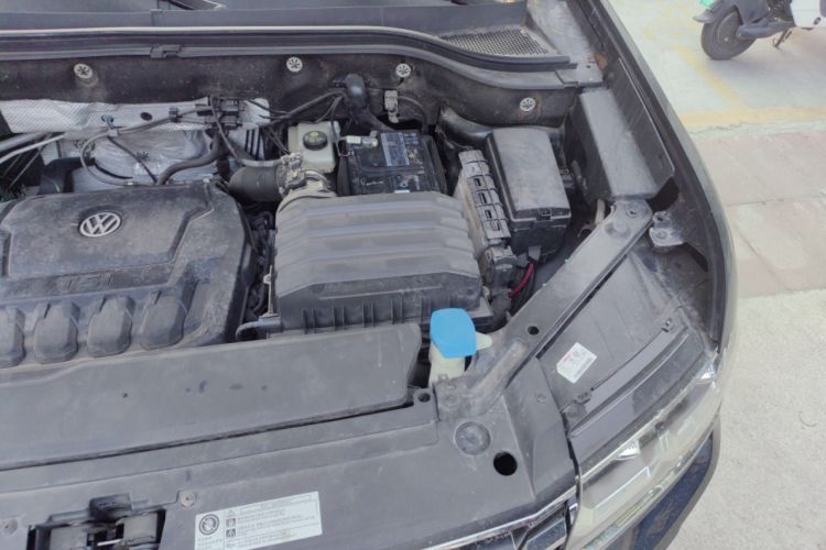 Used Volkswagen Teramont 2020 Revised Version 330TSI Two-Wheel Drive Luxury Edition Engine Bay Left