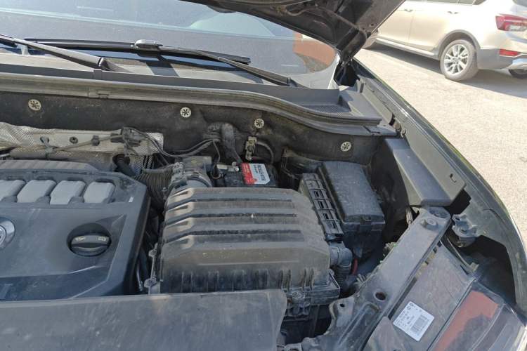 Used Volkswagen Teramont 2020 Revised Version 530 V6 Four-Wheel Drive Flagship Edition Engine Bay Left