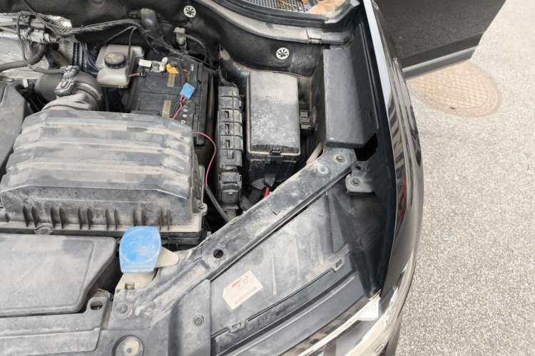 Used Volkswagen Teramont 2020 330TSI Two-Wheel-Drive Luxury Edition China VI Standard Engine Bay Left