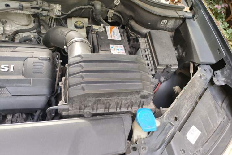 Used Volkswagen Teramont 2020 Revised Version 380TSI Four-Wheel Drive Comfort Edition Engine Bay Left