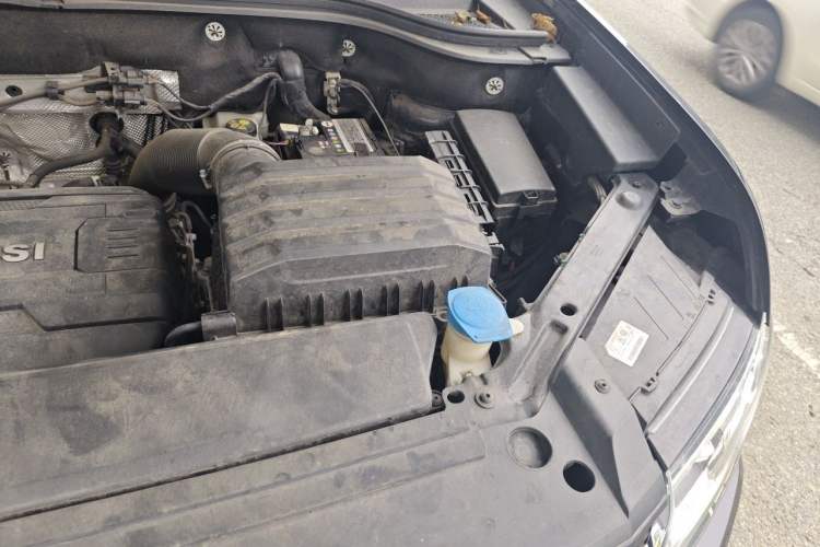 Used Volkswagen Teramont 2020 Revised Version 380TSI Four-Wheel Drive Luxury Edition Engine Bay Left