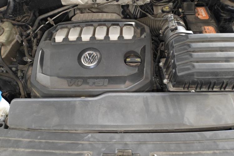 Used Volkswagen Teramont 2020 530 V6 Four-Wheel Drive Flagship Version China VI Standard Engine Bay
