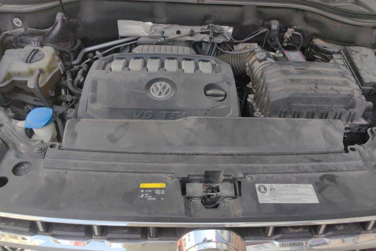 Used Volkswagen Teramont 2020 530 V6 Four-Wheel Drive Prestige Flagship Edition China VI Standard Engine Bay