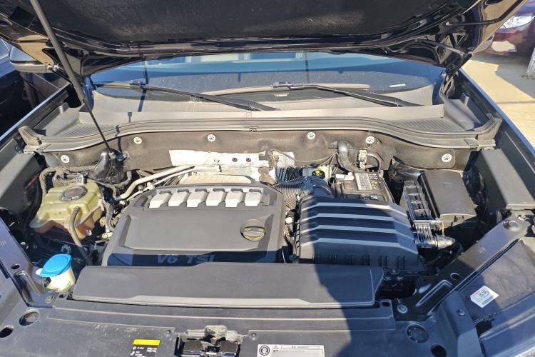 Used Volkswagen Teramont 2020 Revised Version 530 V6 Four-Wheel Drive Luxury Edition Engine Bay