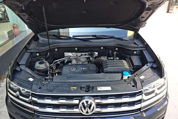 Used Volkswagen Teramont 2020 380TSI Four-Wheel Drive Luxury Version China VI Standard Engine Bay