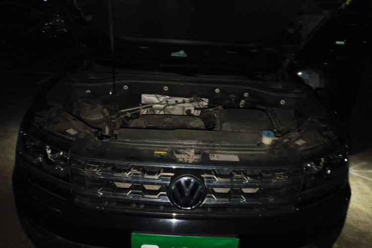 Used Volkswagen Teramont 2020 330TSI Two-Wheel-Drive Luxury Edition China VI Standard Engine Bay