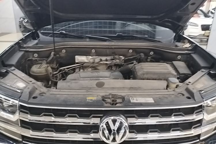 Used Volkswagen Teramont 2020 330TSI Two-Wheel-Drive Luxury Edition China VI Standard Engine Bay