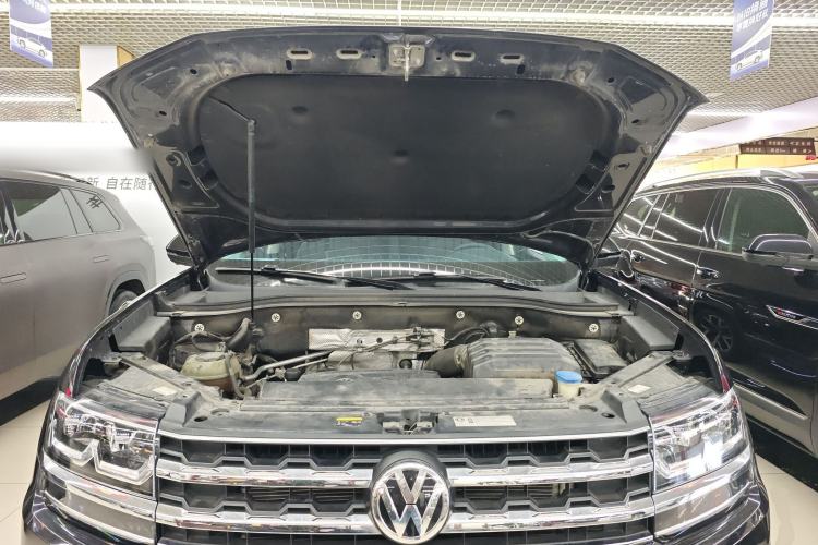 Used Volkswagen Teramont 2020 Revised Version 380TSI Four-Wheel Drive Luxury Edition Engine Bay