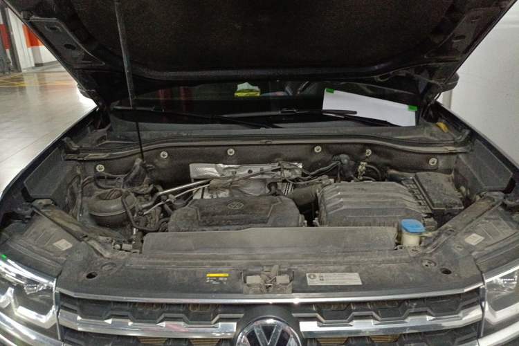 Used Volkswagen Teramont 2020 330TSI Two-Wheel-Drive Luxury Edition China VI Standard Engine Bay