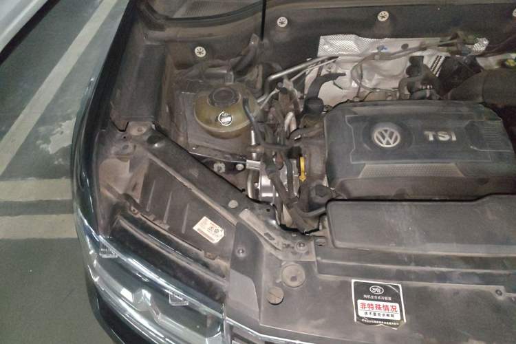 Used Volkswagen Teramont 2020 Revised Version 380TSI Four-Wheel Drive Luxury Edition Engine Bay Right