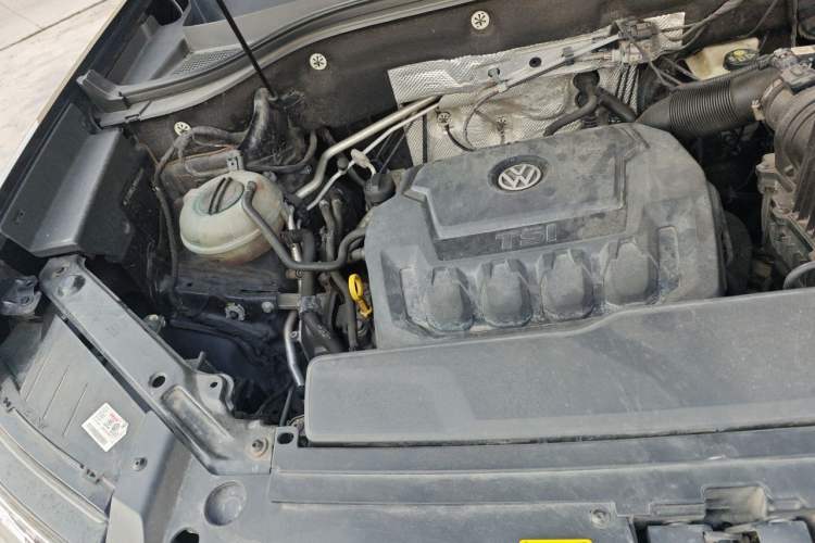 Used Volkswagen Teramont 2020 330TSI Two-Wheel-Drive Luxury Edition China VI Standard Engine Bay Right