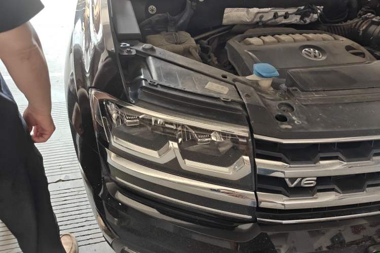 Used Volkswagen Teramont 2020 530 V6 Four-Wheel Drive Luxury Version China VI Standard Engine Bay Right