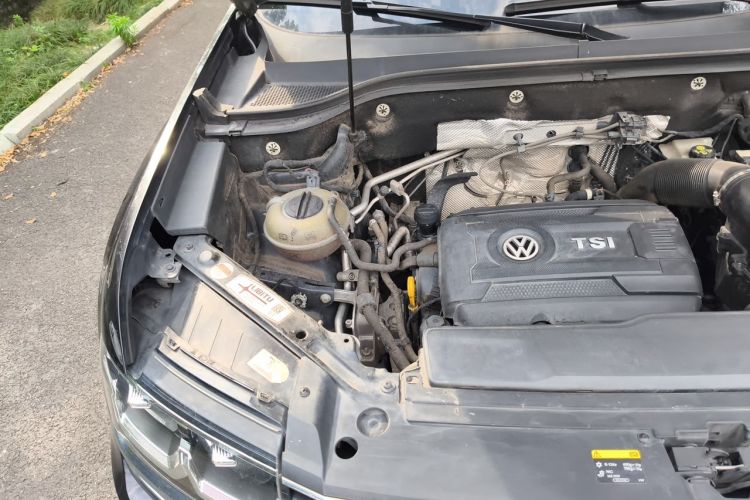Used Volkswagen Teramont 2020 380TSI Four-Wheel Drive Luxury Version China VI Standard Engine Bay Right