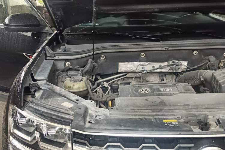 Used Volkswagen Teramont 2020 380TSI Four-Wheel Drive Luxury Version China VI Standard Engine Bay Right