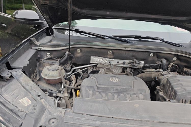 Used Volkswagen Teramont 2020 330TSI Two-Wheel-Drive Luxury Edition China VI Standard Engine Bay Right