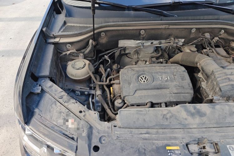 Used Volkswagen Teramont 2020 Revised Version 380TSI Four-Wheel Drive Luxury Edition Engine Bay Right