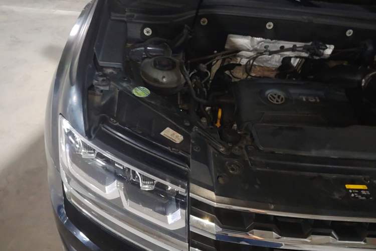 Used Volkswagen Teramont 2020 Revised Version 380TSI Four-Wheel Drive Luxury Edition Engine Bay Right